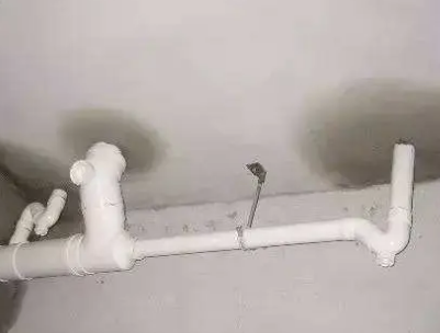 德钦卫生间测漏水的几种情景